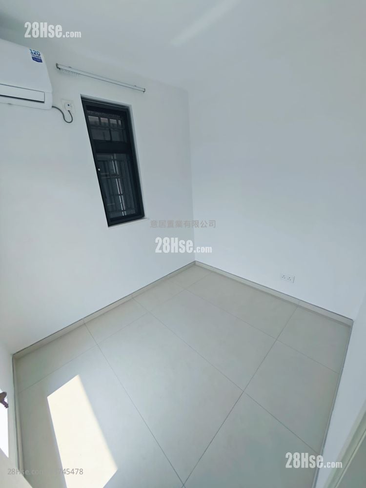 Village Rental 3 Bedrooms , 2 Bathrooms 700 ft²