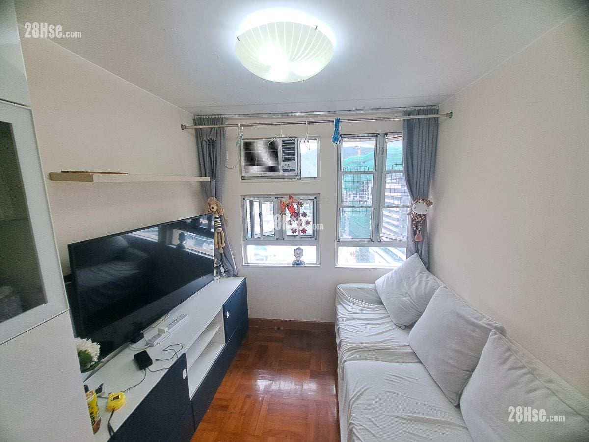 Yue Tin Court Sell 2 Bedrooms 449 ft²