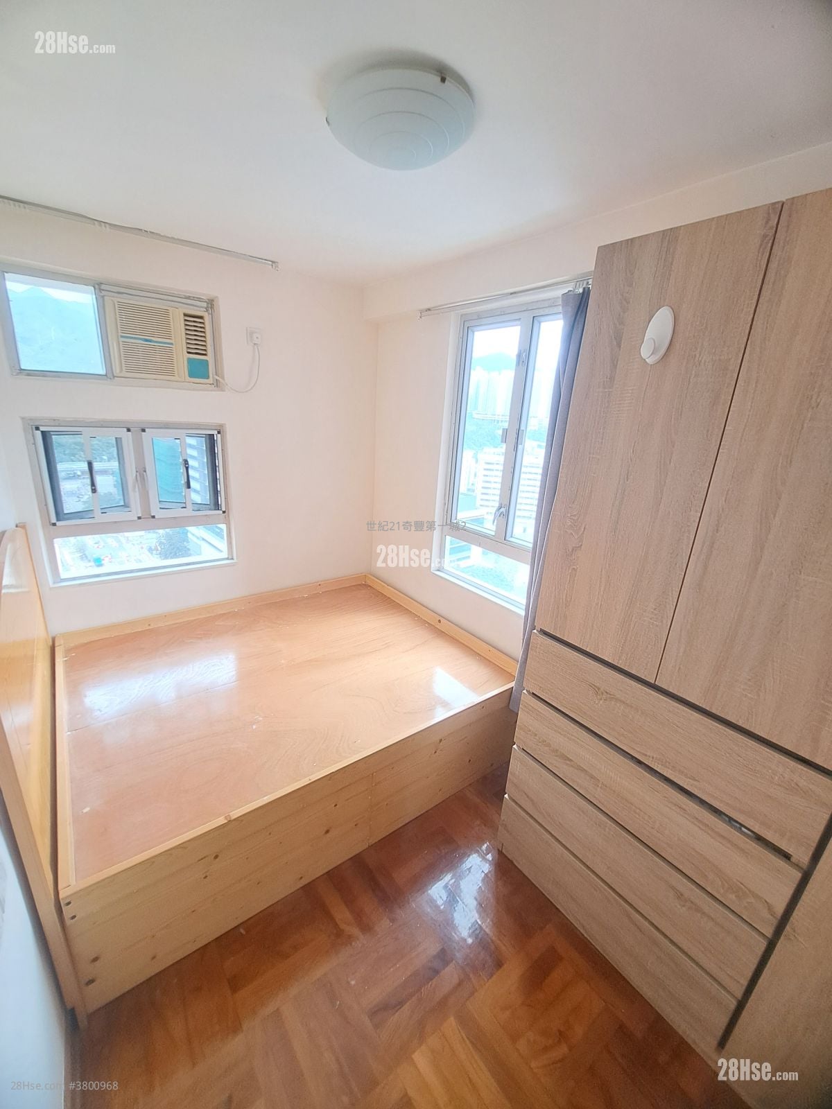 Yue Tin Court Sell 2 Bedrooms 449 ft²