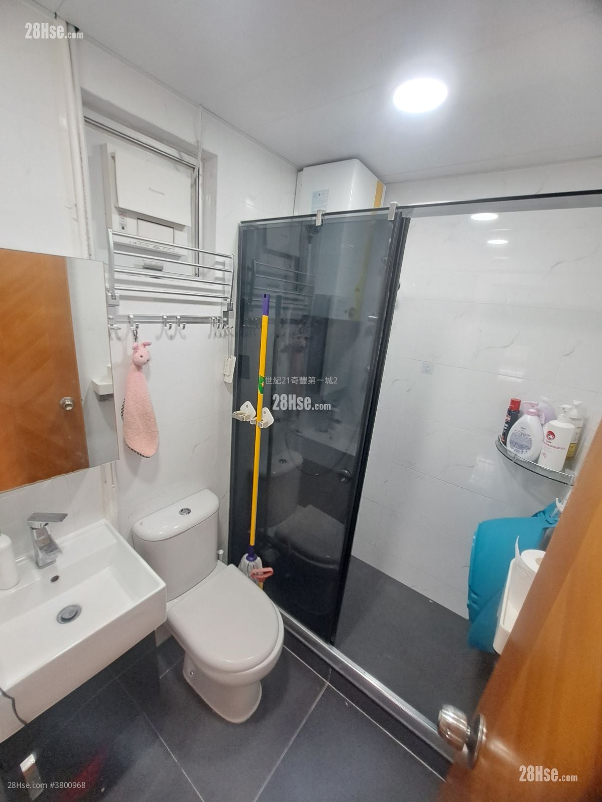 Yue Tin Court Sell 2 Bedrooms 449 ft²