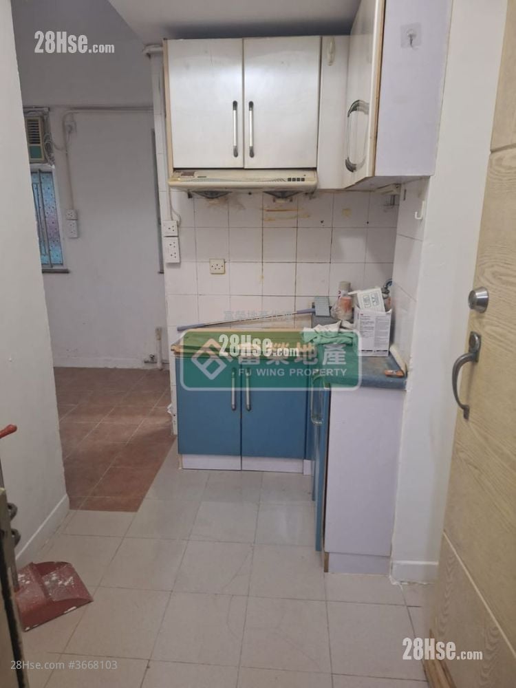 Shek On Building Sell 2 Bedrooms , 1 Bathroom 263 ft²