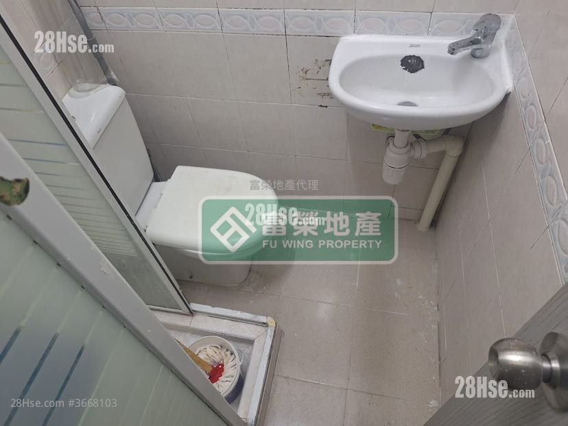 Shek On Building Sell 2 Bedrooms , 1 Bathroom 263 ft²