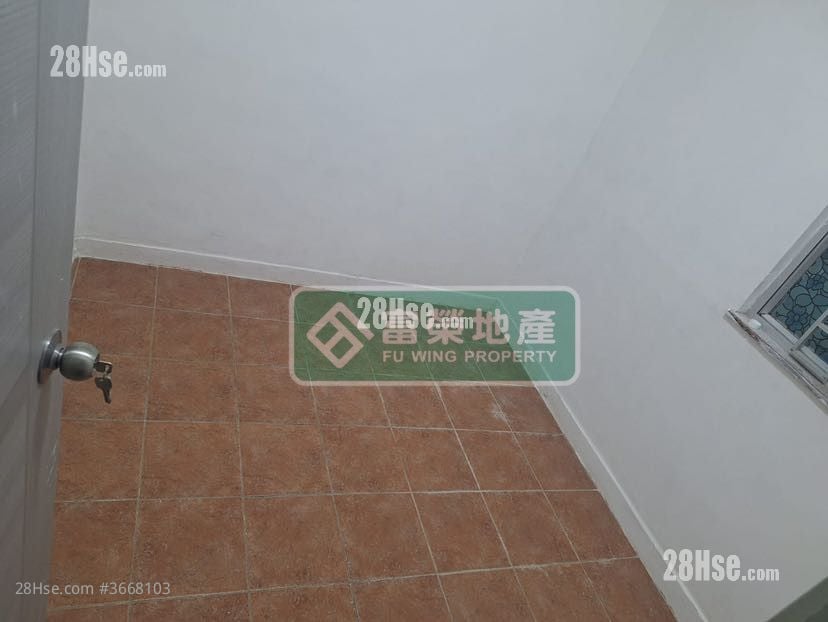 Shek On Building Sell 2 Bedrooms , 1 Bathroom 263 ft²