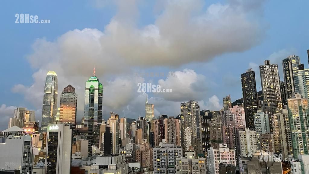 Queen's Terrace Rental 3 Bedrooms , 1 Bathroom 518 ft²