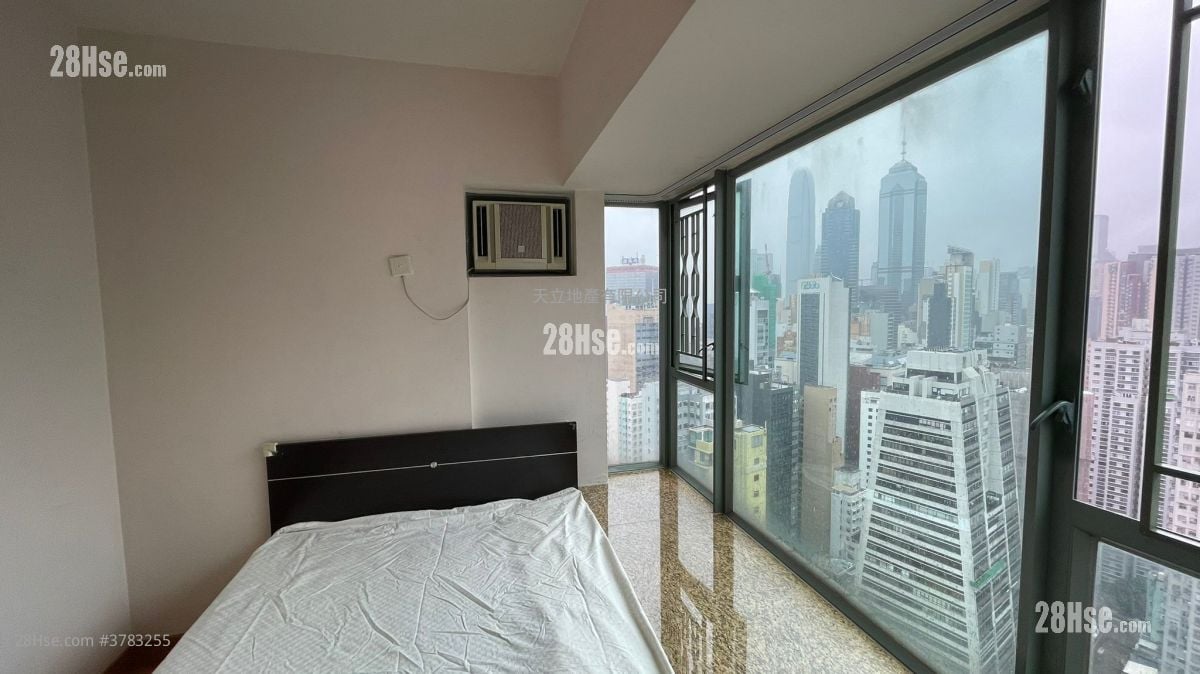 Queen's Terrace Rental 3 Bedrooms , 1 Bathroom 518 ft²