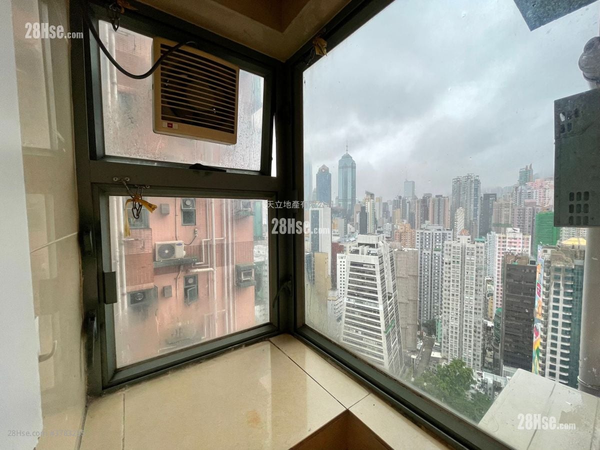 Queen's Terrace Rental 3 Bedrooms , 1 Bathroom 518 ft²