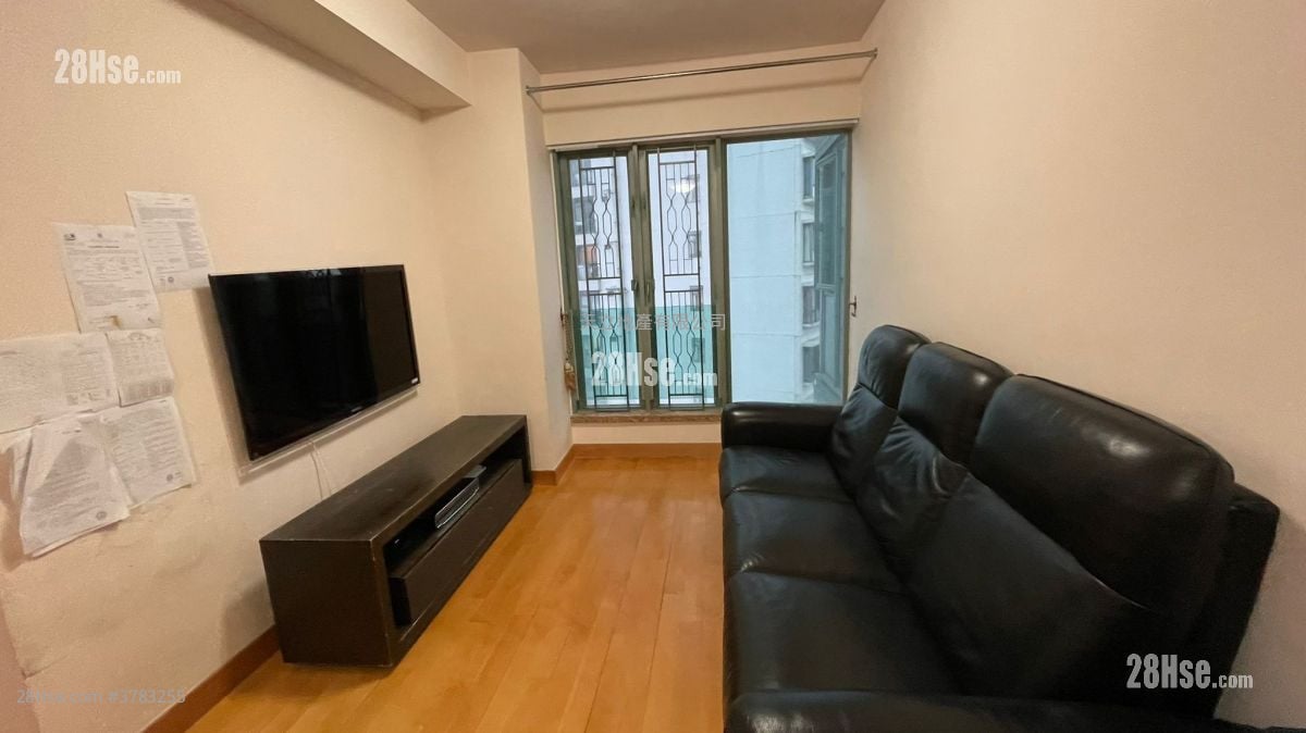 Queen's Terrace Rental 3 Bedrooms , 1 Bathroom 518 ft²