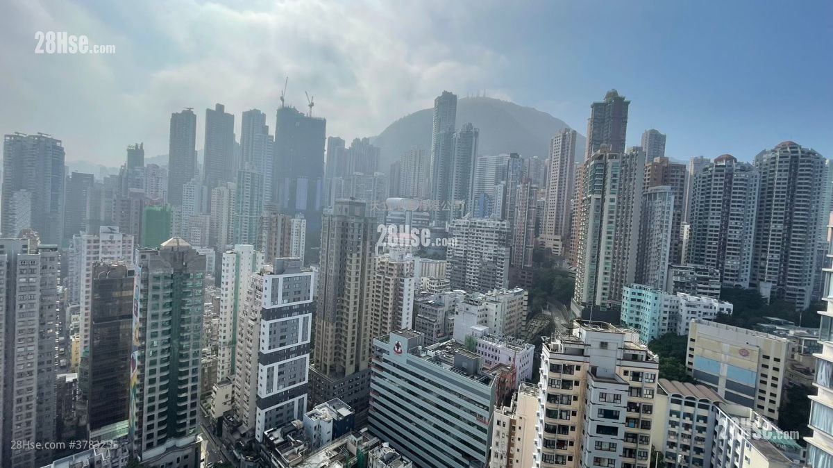 Queen's Terrace Rental 3 Bedrooms , 1 Bathroom 518 ft²