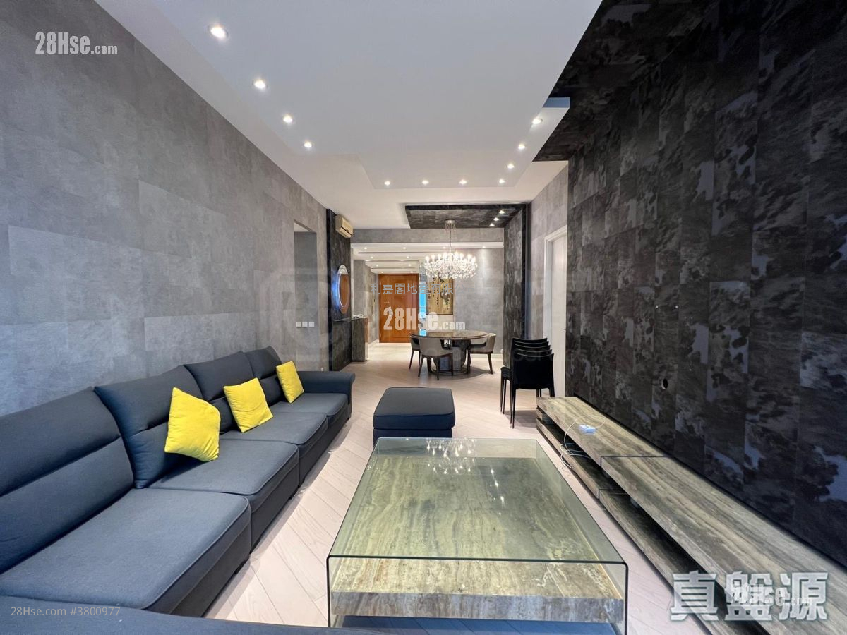 The Masterpiece Rental 1,466 ft²