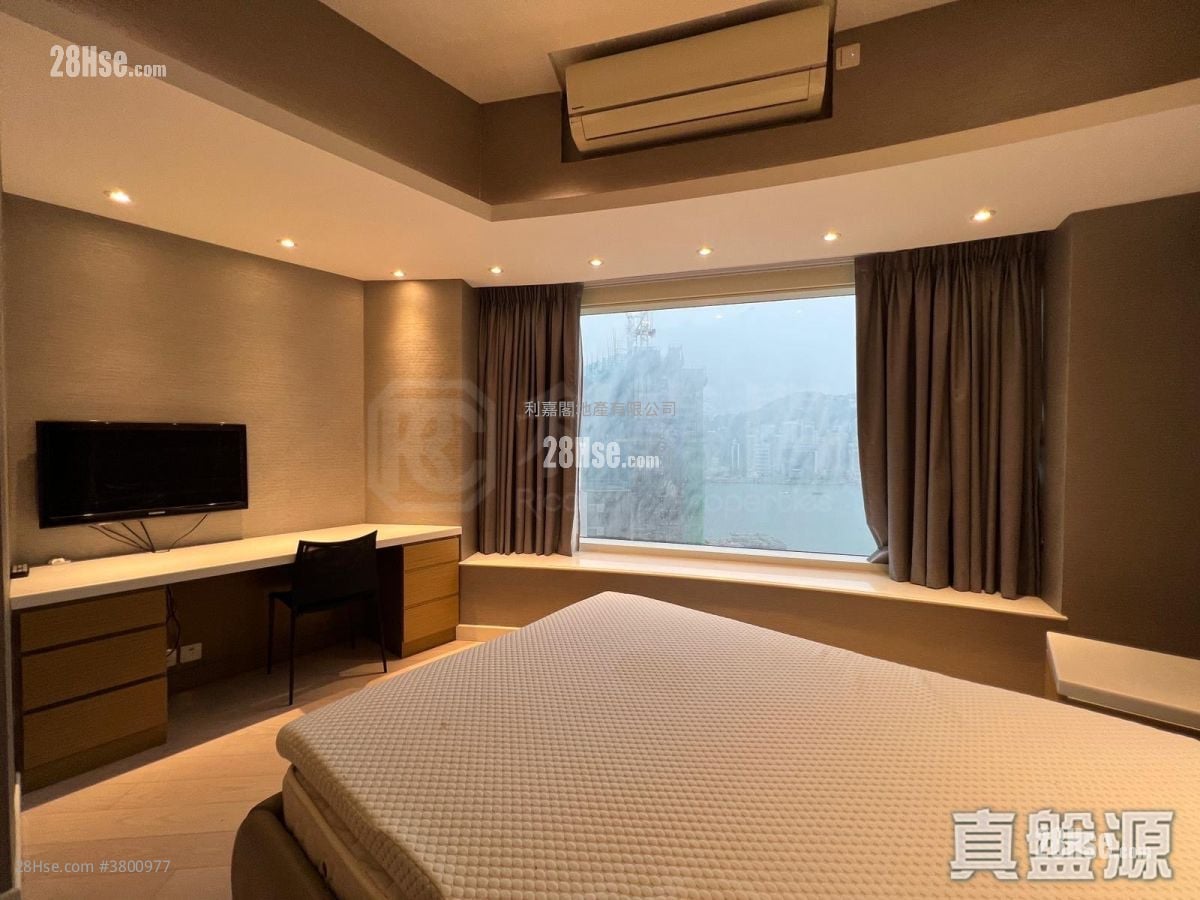 The Masterpiece Rental 1,466 ft²