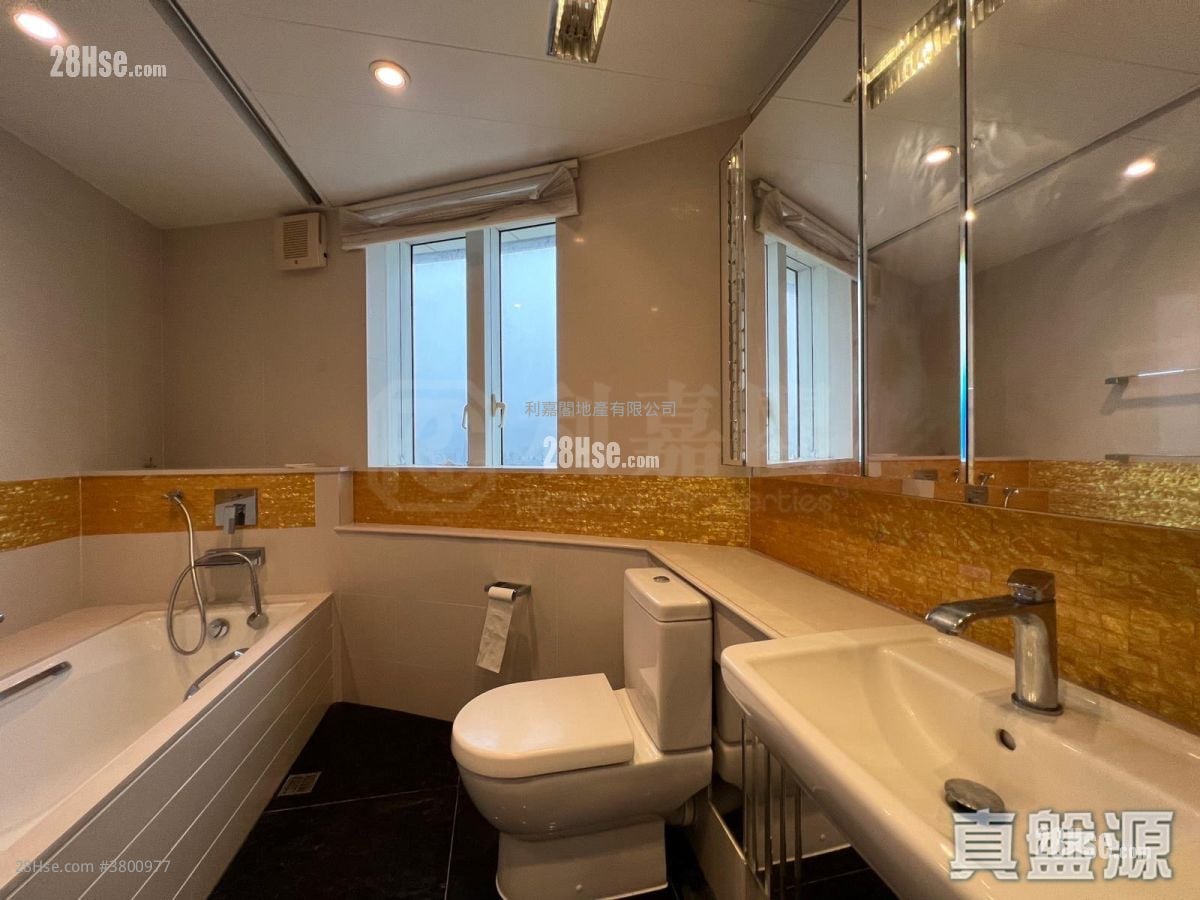 The Masterpiece Rental 1,466 ft²