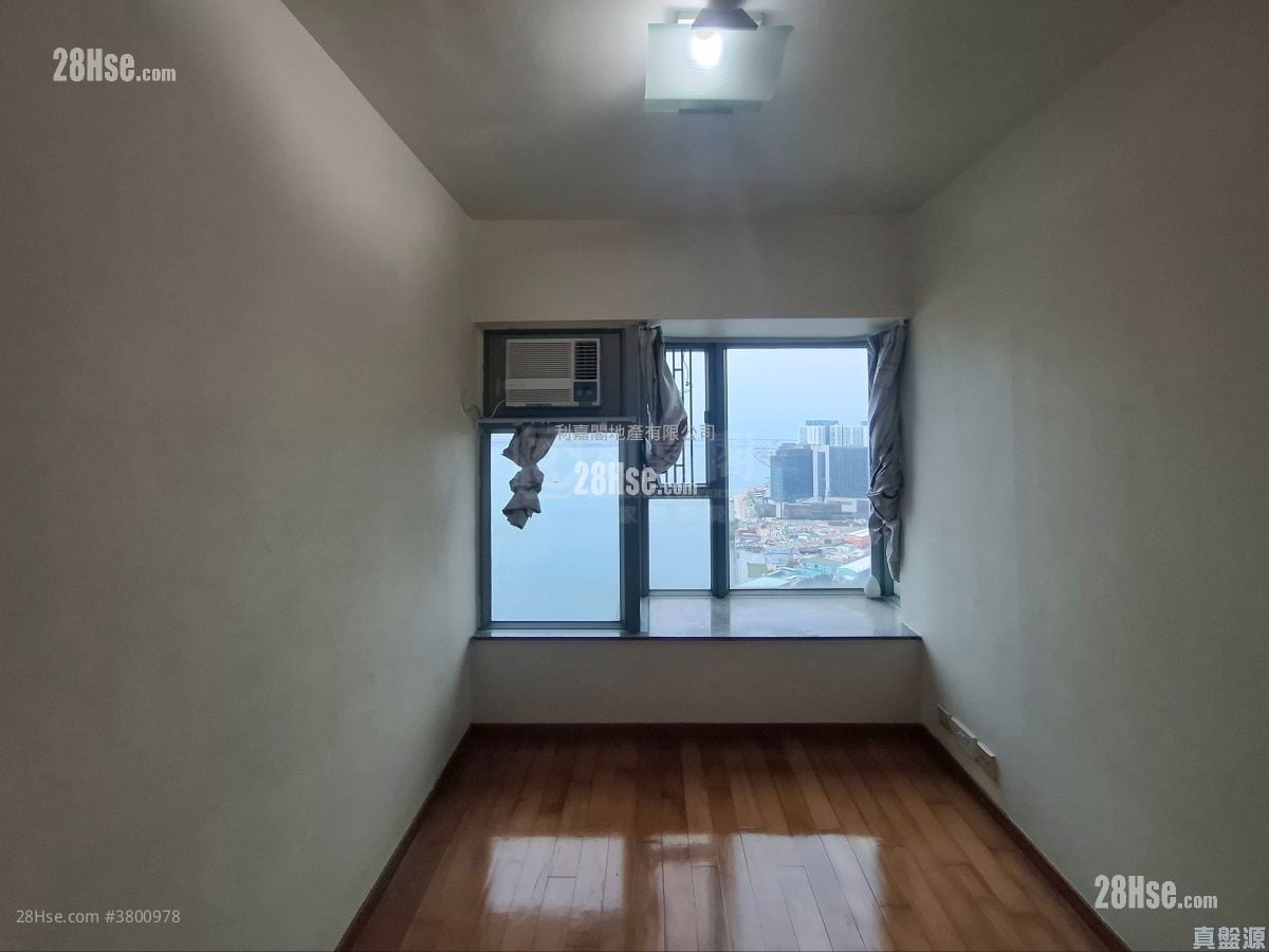 Seaview Crescent Sell 3 Bedrooms , 3 Bathrooms 854 ft²