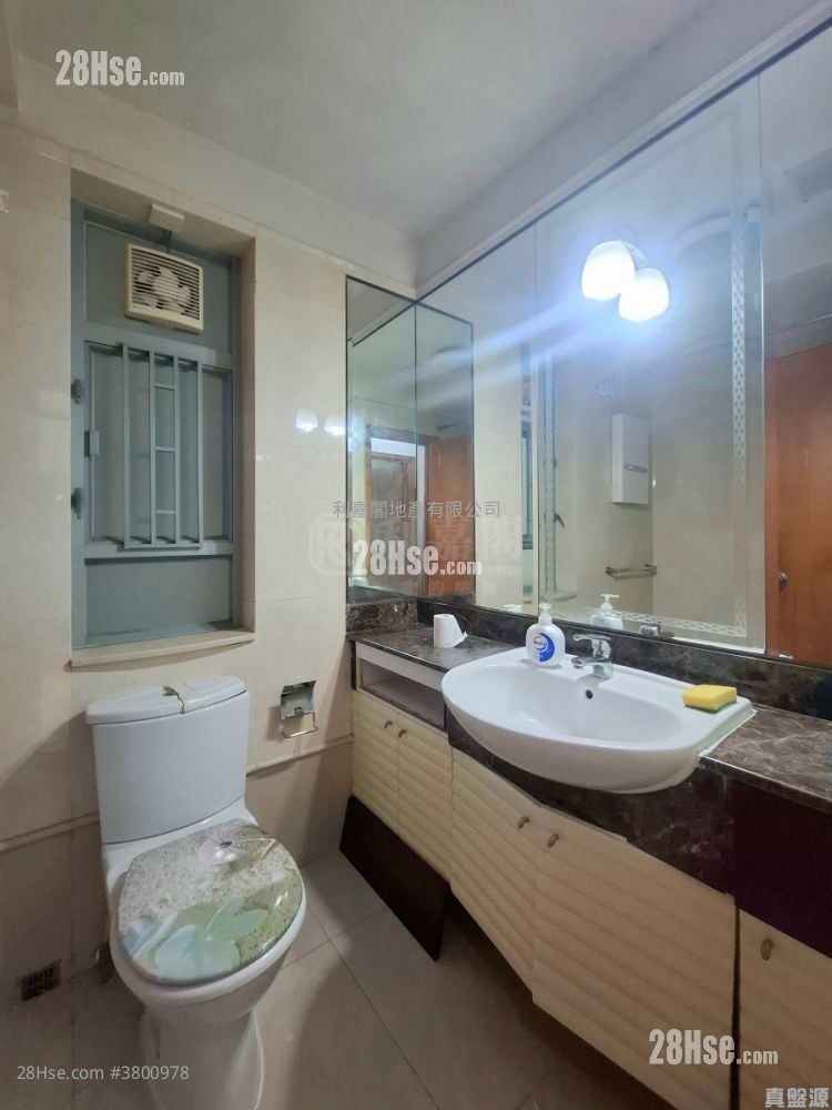 Seaview Crescent Sell 3 Bedrooms , 3 Bathrooms 854 ft²