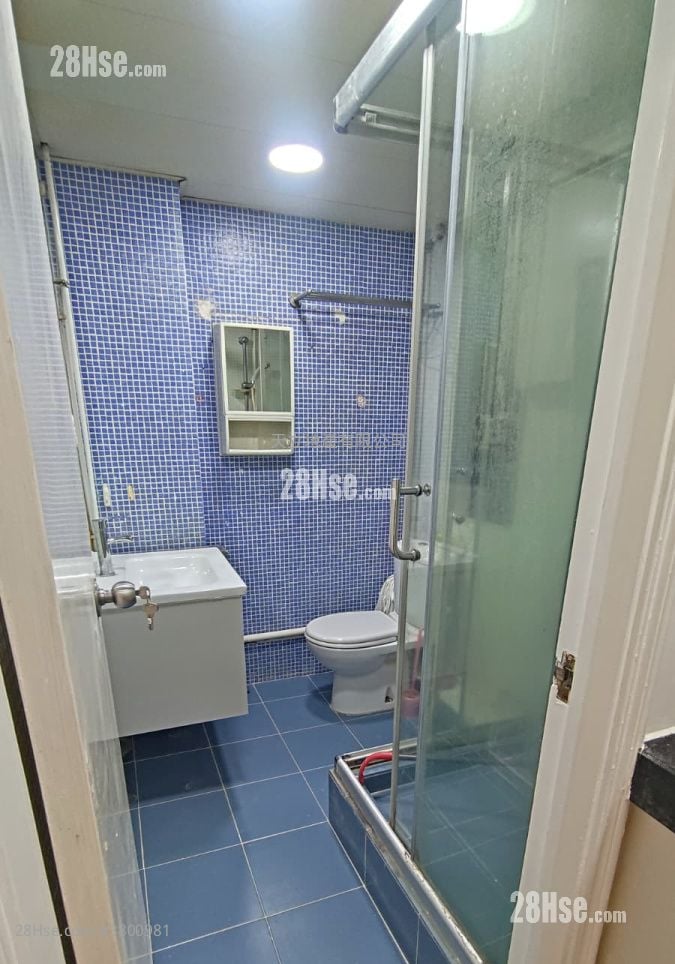 Tak Fung Building Rental 2 Bedrooms , 1 Bathroom 550 ft²