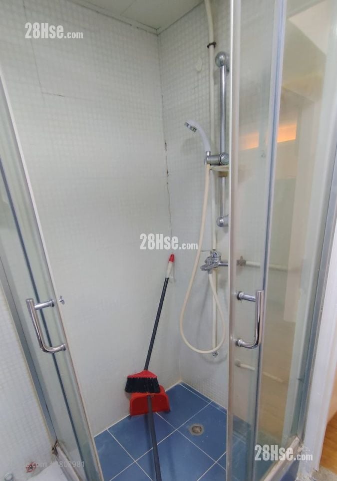 Tak Fung Building Rental 2 Bedrooms , 1 Bathroom 550 ft²