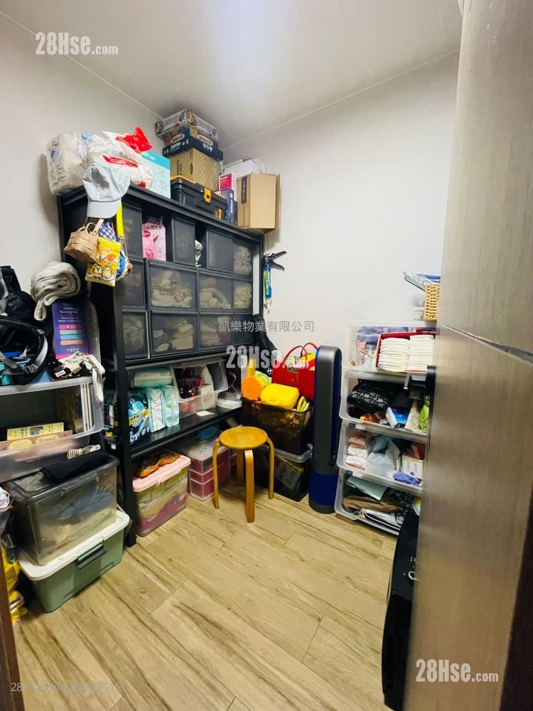 Lai Tsui Court Sell 2 Bedrooms , 1 Bathroom 382 ft²