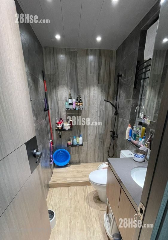 Lai Tsui Court Sell 2 Bedrooms , 1 Bathroom 382 ft²