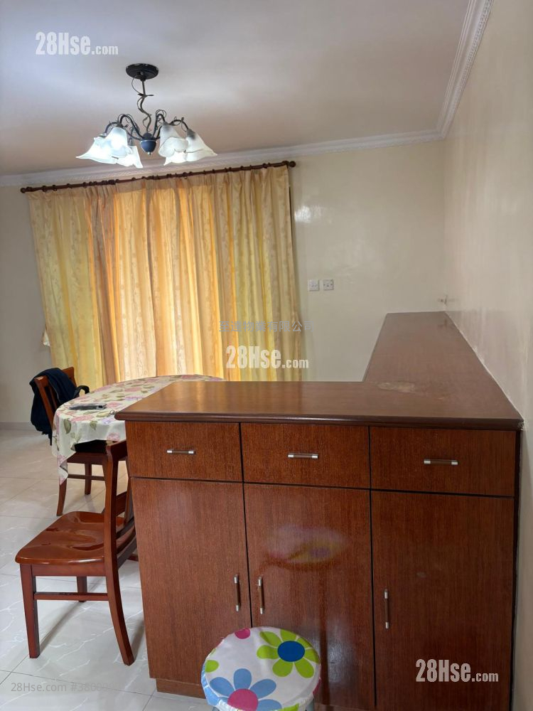 Village Rental 2 Bedrooms , 2 Bathrooms 700 ft²