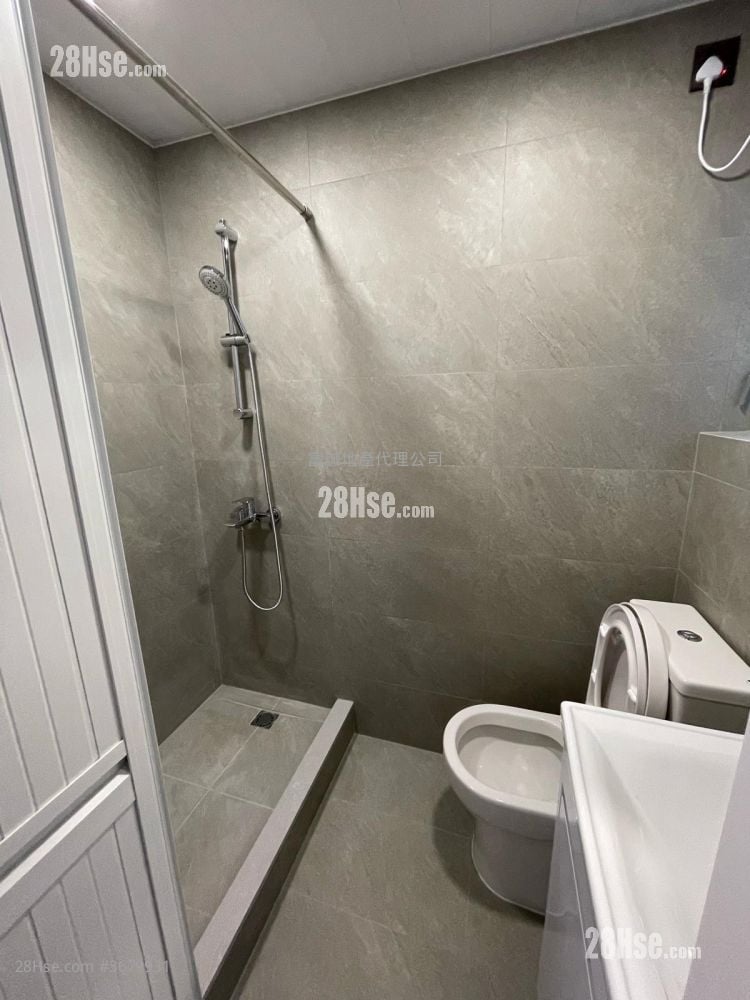 Tsz Oi Court Rental 2 Bedrooms , 1 Bathroom 401 ft²