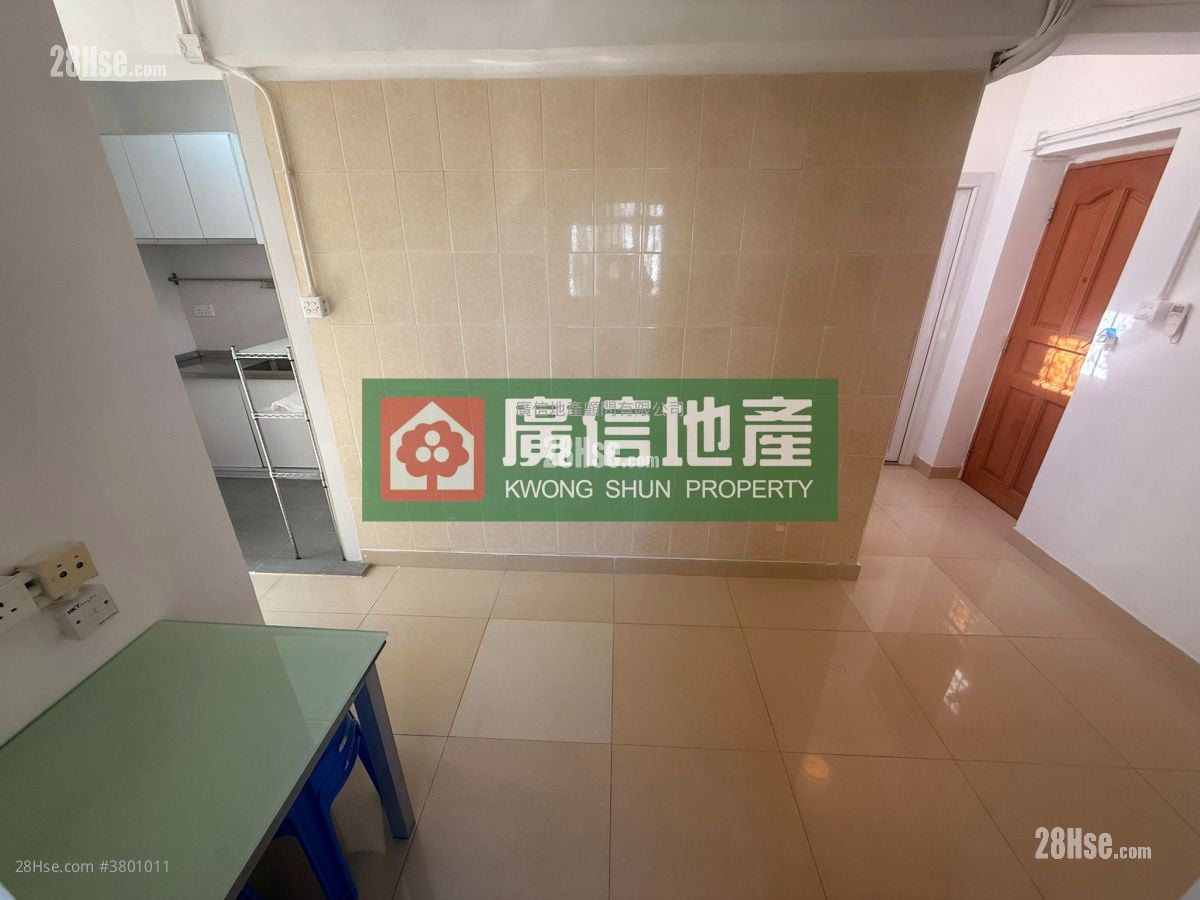 Cherry Mansion Rental 3 Bedrooms , 1 Bathroom 455 ft²