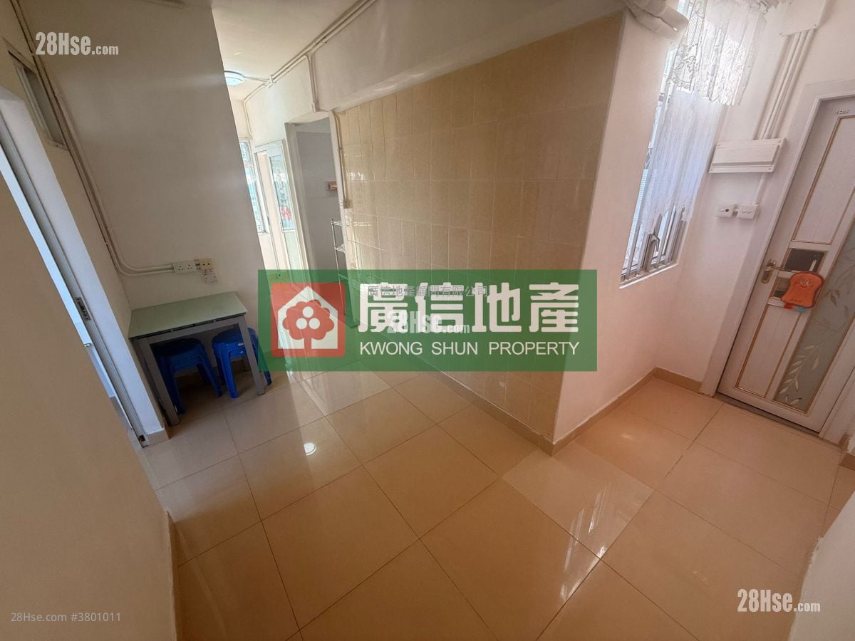 Cherry Mansion Rental 3 Bedrooms , 1 Bathroom 455 ft²