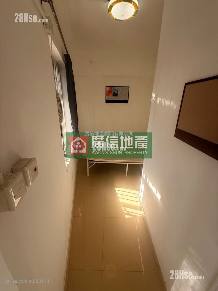 Cherry Mansion Rental 3 Bedrooms , 1 Bathroom 455 ft²