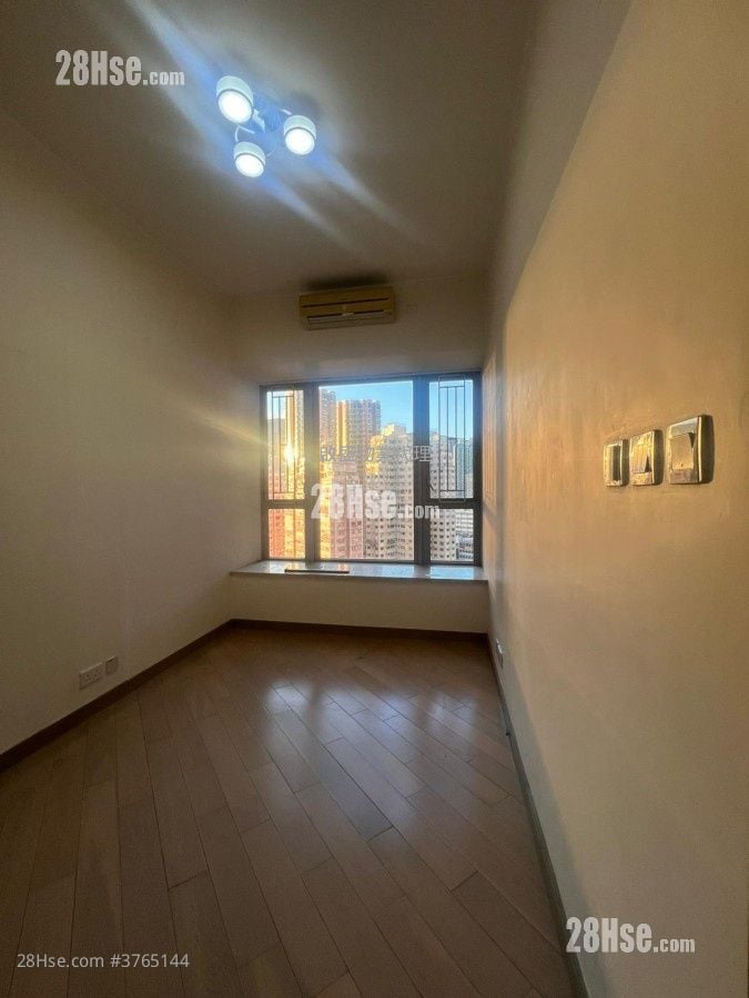 The Latitude Sell 4 Bedrooms , 2 Bathrooms 1,333 ft²