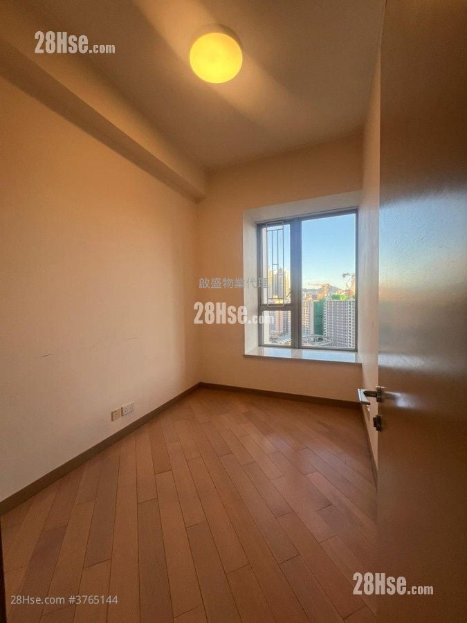 The Latitude Sell 4 Bedrooms , 2 Bathrooms 1,333 ft²