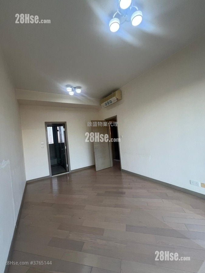 The Latitude Sell 4 Bedrooms , 2 Bathrooms 1,333 ft²