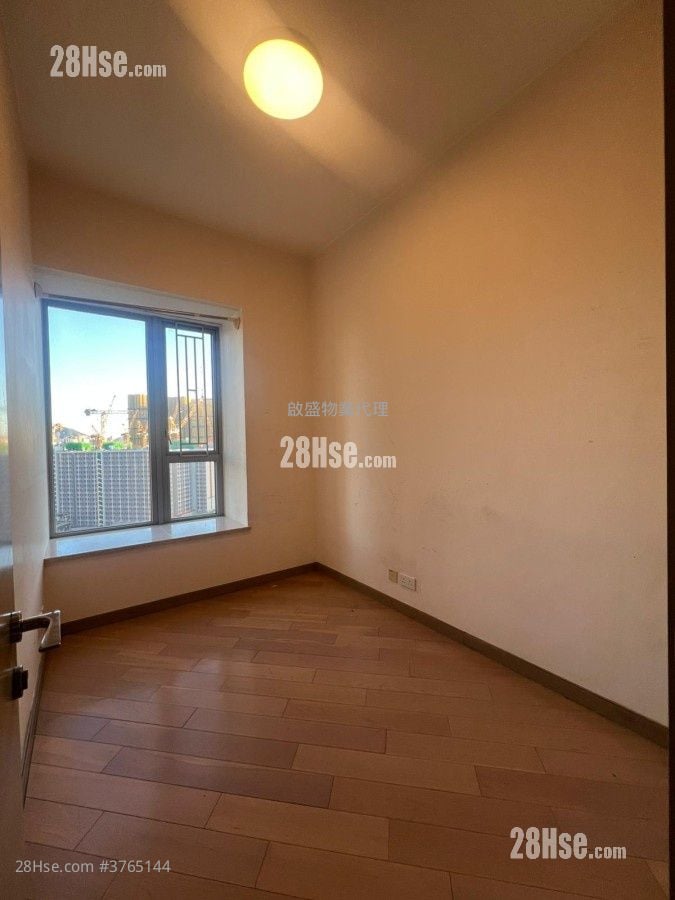 The Latitude Sell 4 Bedrooms , 2 Bathrooms 1,333 ft²