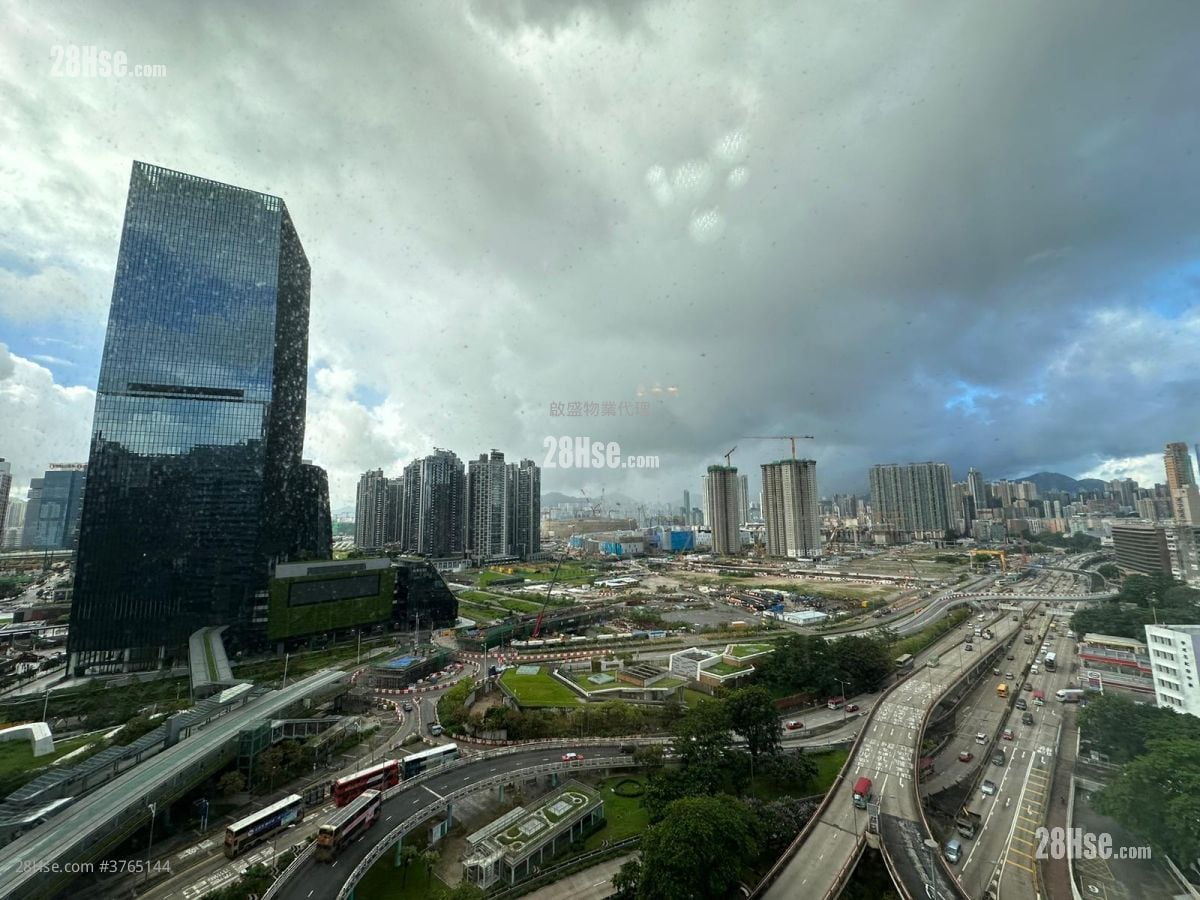 The Latitude Sell 4 Bedrooms , 2 Bathrooms 1,333 ft²