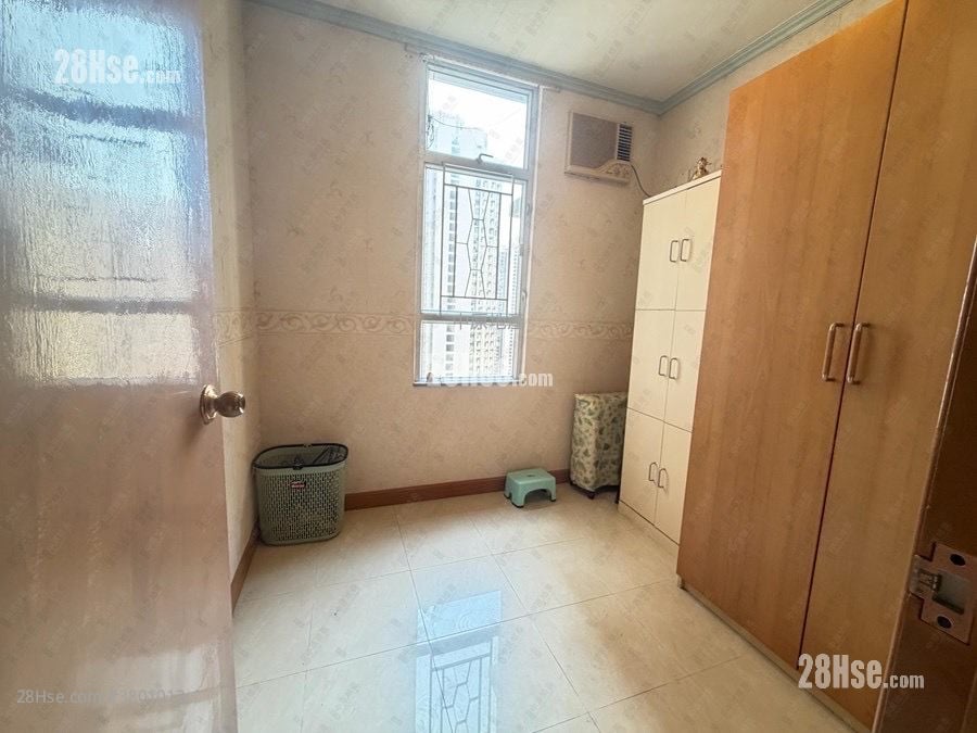 Tin Chung Court Sell 3 Bedrooms 650 ft²