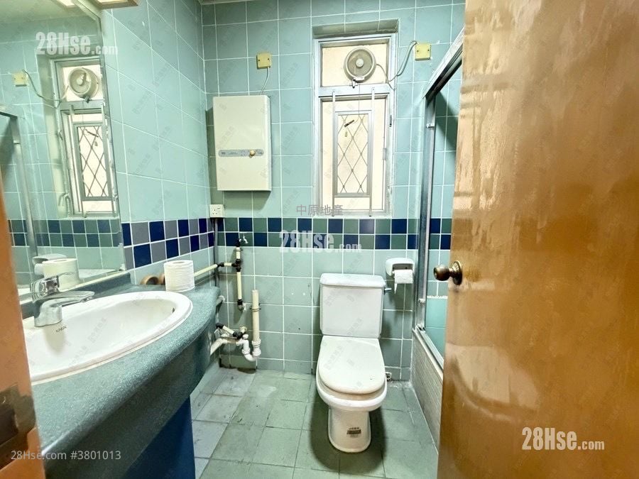 Tin Chung Court Sell 3 Bedrooms 650 ft²