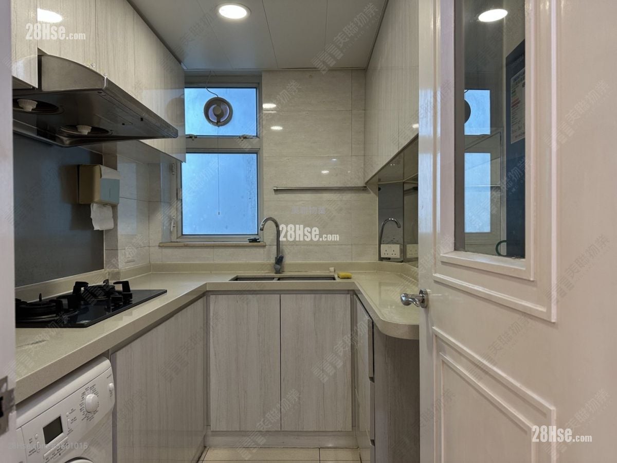 Central Park Towers Rental 2 Bedrooms , 1 Bathroom 502 ft²