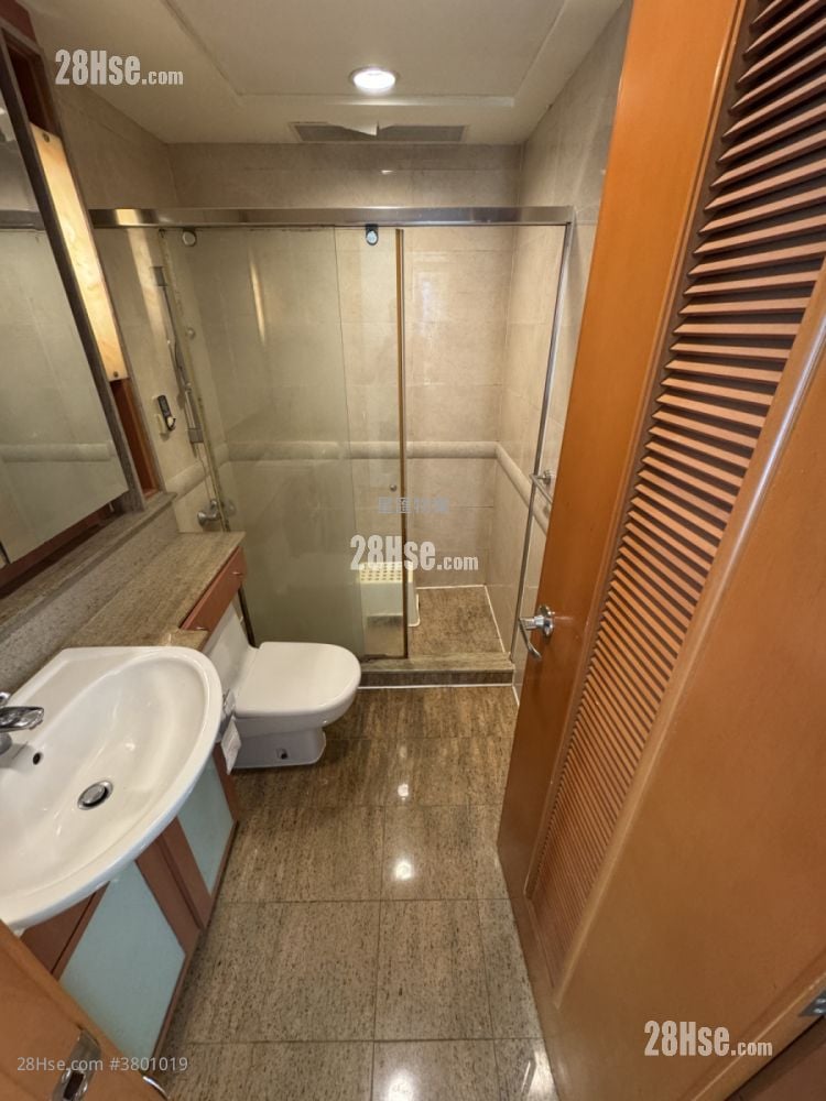 Royal Peninsula Sell 4 Bedrooms , 3 Bathrooms 962 ft²