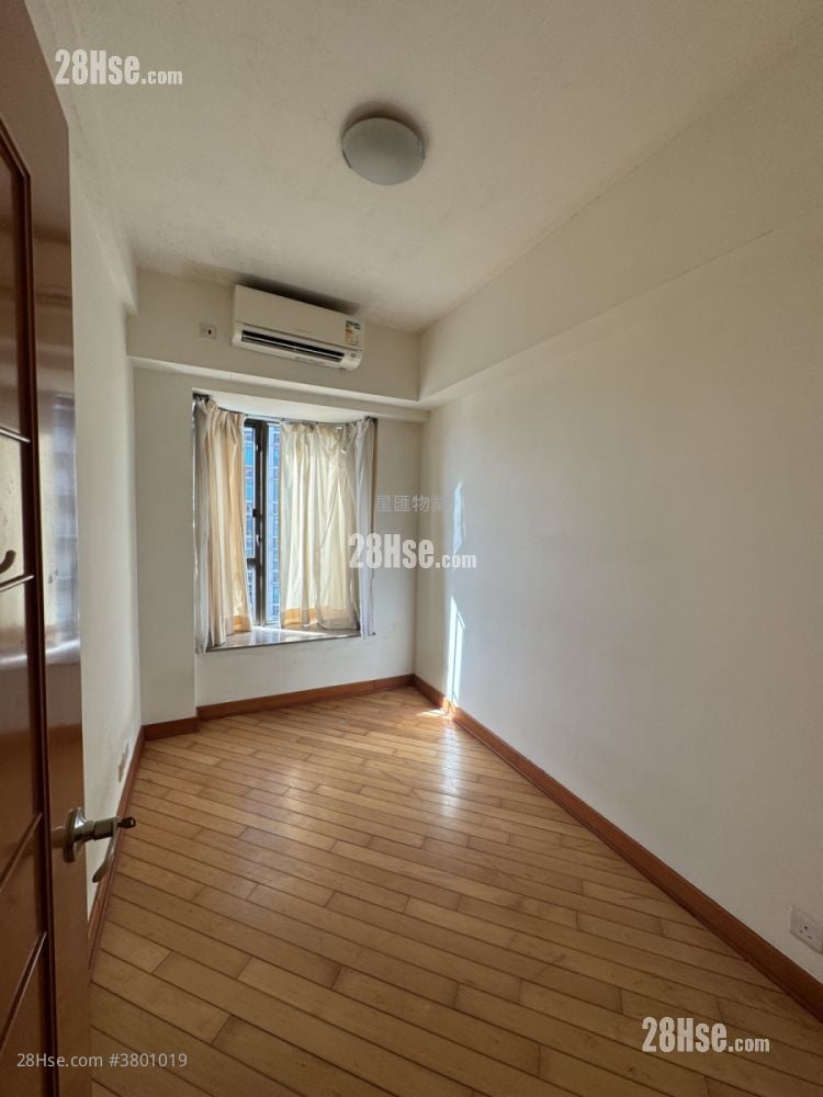 Royal Peninsula Sell 4 Bedrooms , 3 Bathrooms 962 ft²