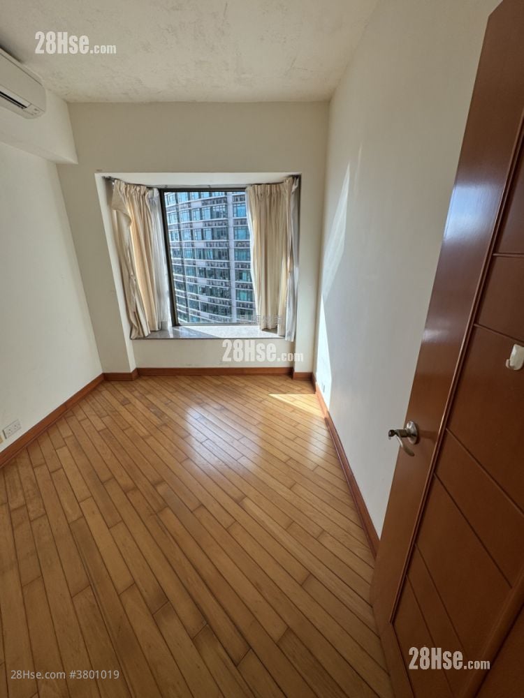 Royal Peninsula Sell 4 Bedrooms , 3 Bathrooms 962 ft²