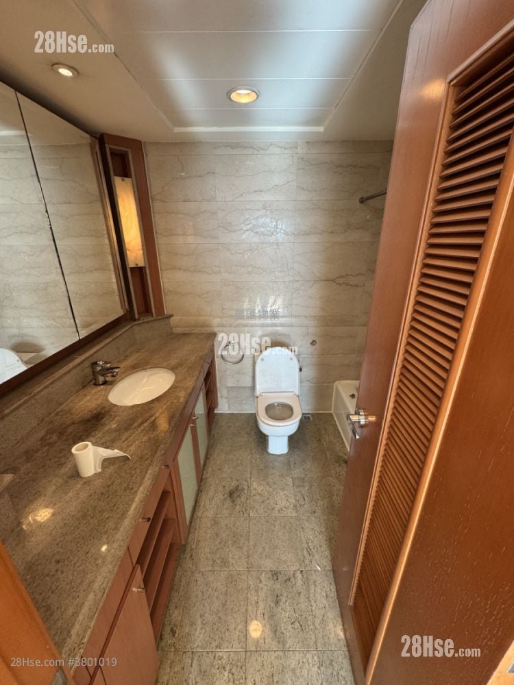 Royal Peninsula Sell 4 Bedrooms , 3 Bathrooms 962 ft²