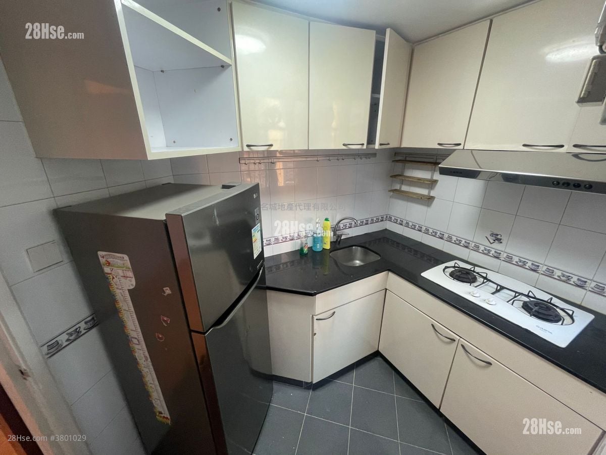 King Tin Court Sell 2 Bedrooms , 1 Bathroom 431 ft²