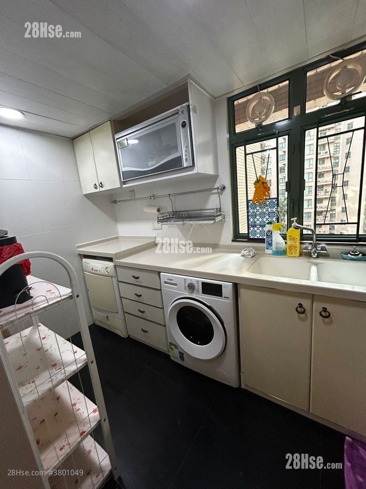 Majestic Park Rental 3 Bedrooms , 2 Bathrooms 800 ft²