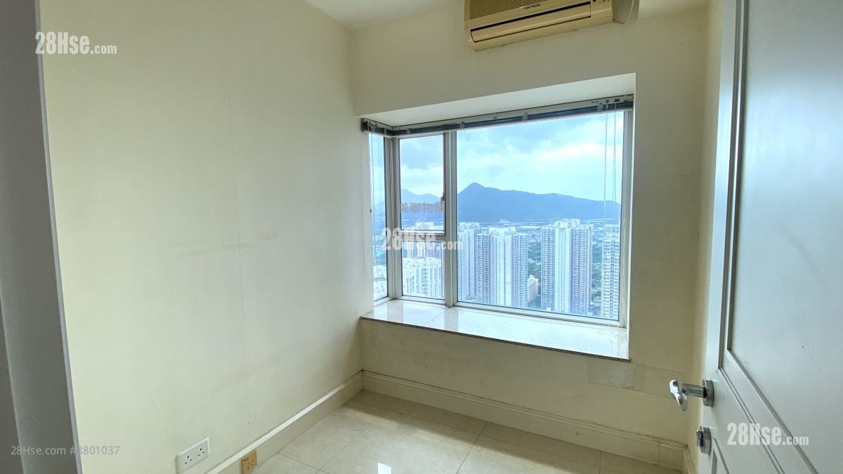 Central Park Towers Sell 2 Bedrooms , 1 Bathroom 498 ft²