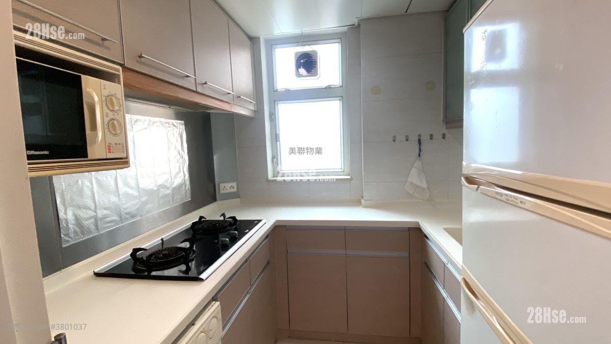 Central Park Towers Sell 2 Bedrooms , 1 Bathroom 498 ft²