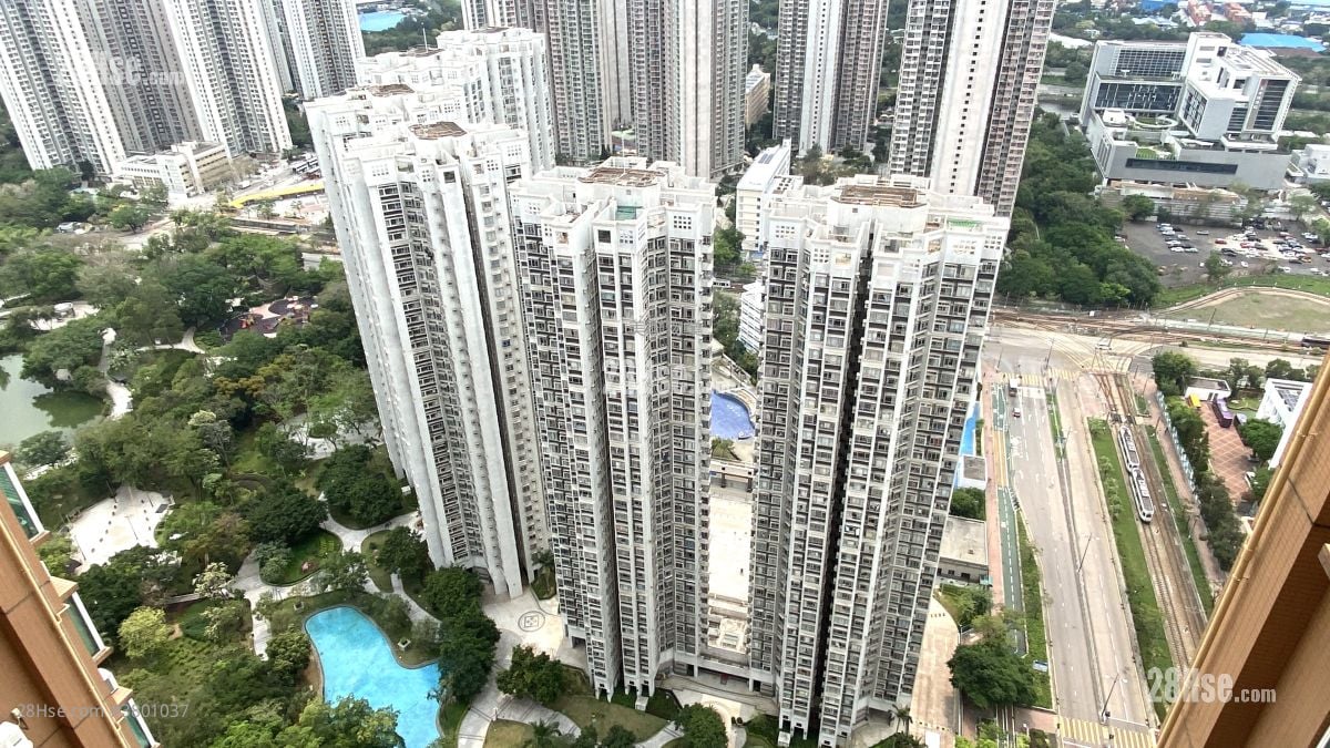 Central Park Towers Sell 2 Bedrooms , 1 Bathroom 498 ft²