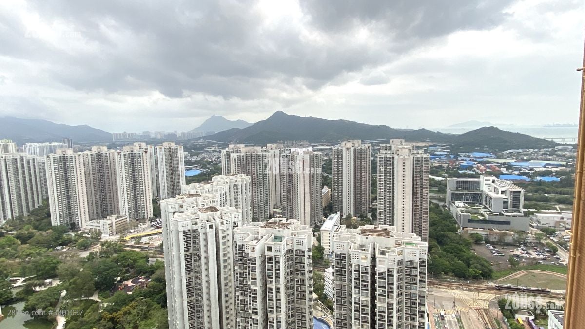 Central Park Towers Sell 2 Bedrooms , 1 Bathroom 498 ft²