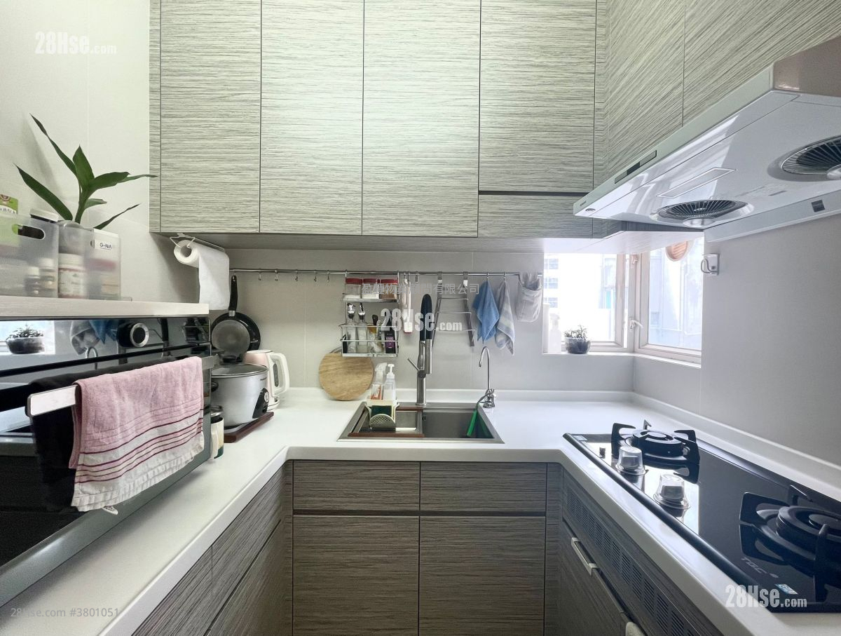 Li Chit Garden Sell 2 Bedrooms , 1 Bathroom 397 ft²