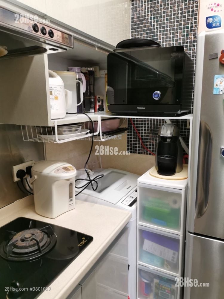 Kwai Chung Plaza Sell 3 Bedrooms , 2 Bathrooms 536 ft²