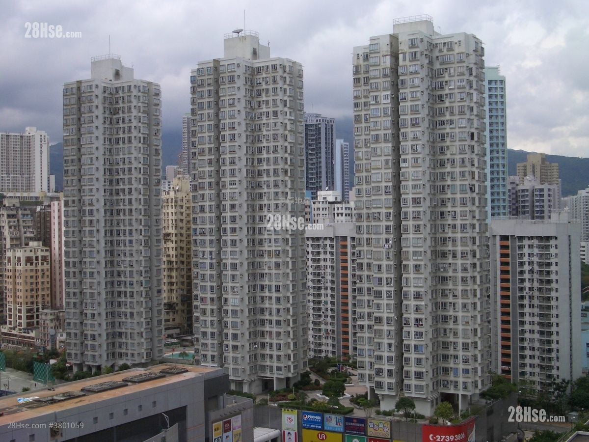 Kwai Chung Plaza Sell 3 Bedrooms , 2 Bathrooms 536 ft²