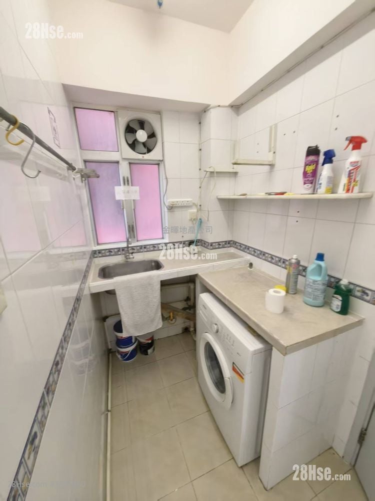 Lai Tong Building Rental 2 Bedrooms , 1 Bathroom 238 ft²