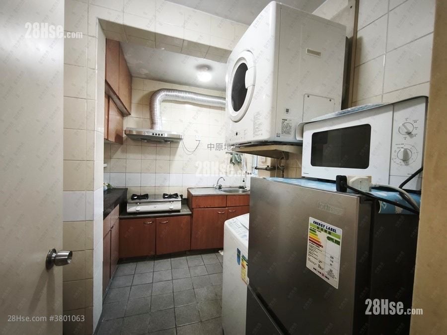 Tin Shing Court Sell 2 Bedrooms 539 ft²