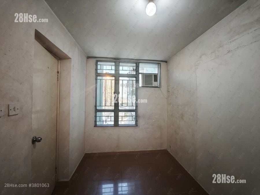 Tin Shing Court Sell 2 Bedrooms 539 ft²